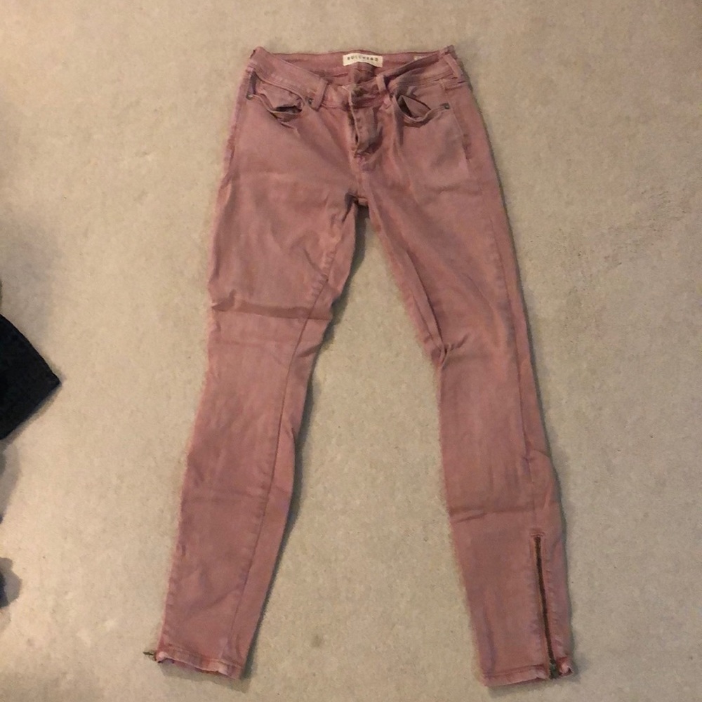 Pink jeans with side zipper